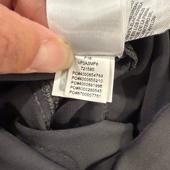 The North Face Women’s Dark Gray Cargo Outdoor Sporty Stretch Cargo Pants - Picture 8 of 10